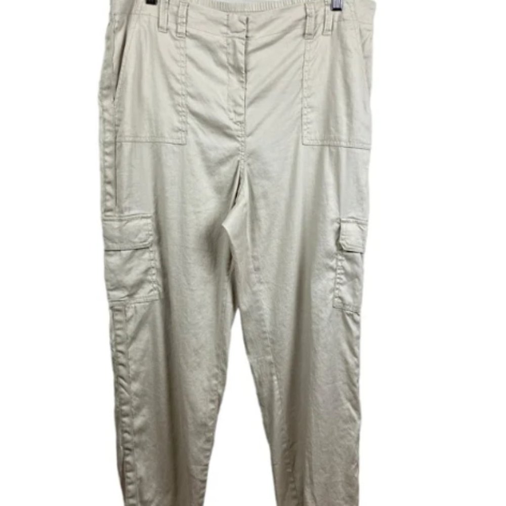 Like New - Chico's Linen Blend Crop Cargo Pants Women's Size 1.5  (Medium)